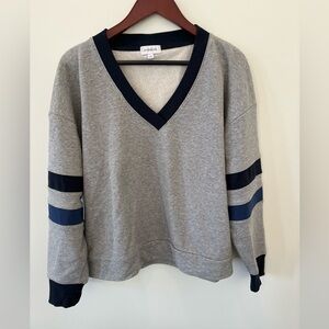 Evereve V-Neck Sweatshirt - Gray, L